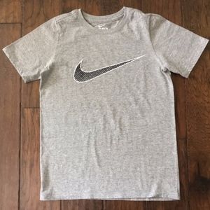 Nike Gray Big Kids Tee Shirt size: M
